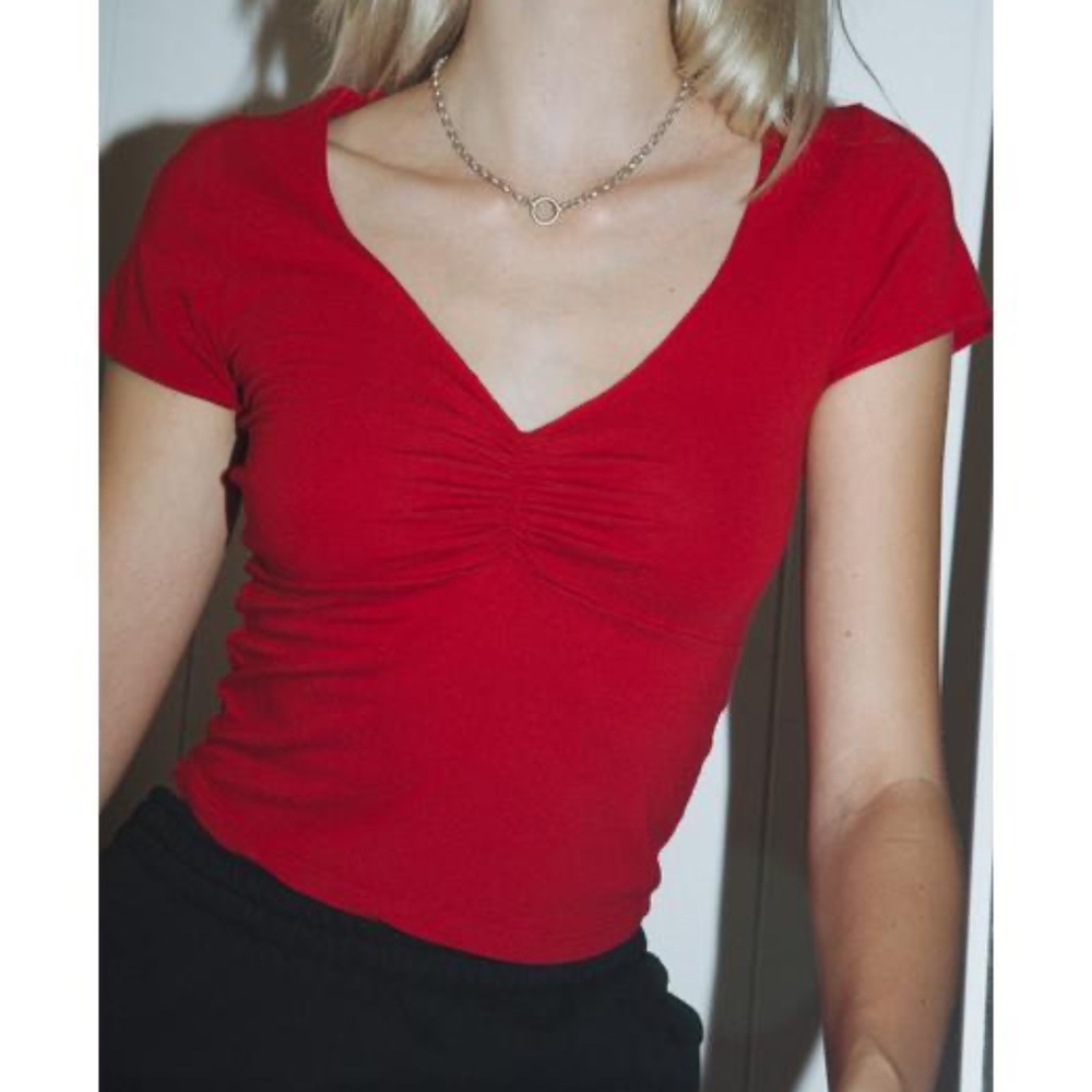 Brandy Melville gina tee